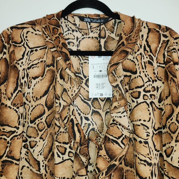 NWT Zara Animal Print Lace Up Front Ruffle Top Size L Long Sleeves Black/Brown - Picture 4 of 16